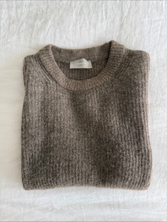 Everlane Sweaters - Everlane women’s Taupe/Brown Crewneck Sweater